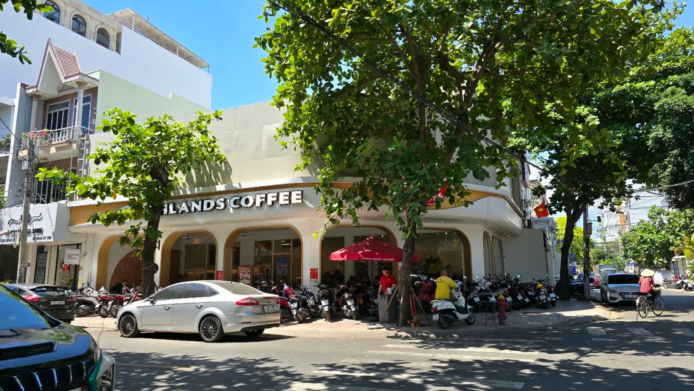 Top 10 Quán Highlands Coffee Nha Trang Đẹp Nhất Đáng Trải Nghiệm 10 Highlands Coffee Nha Trang - 26 Hồng Bàng
